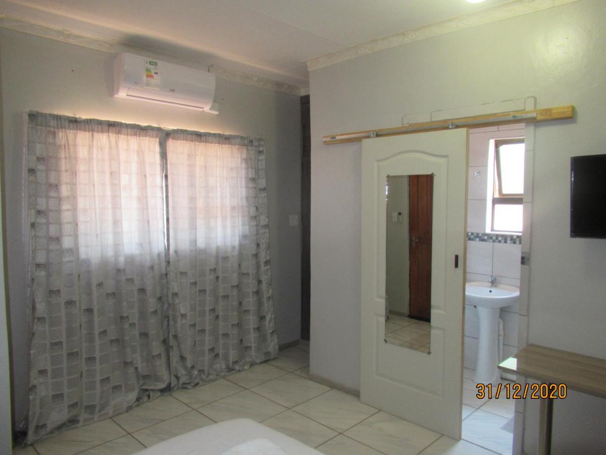 Pab-Love Guest House Kuruman Ngoại thất bức ảnh