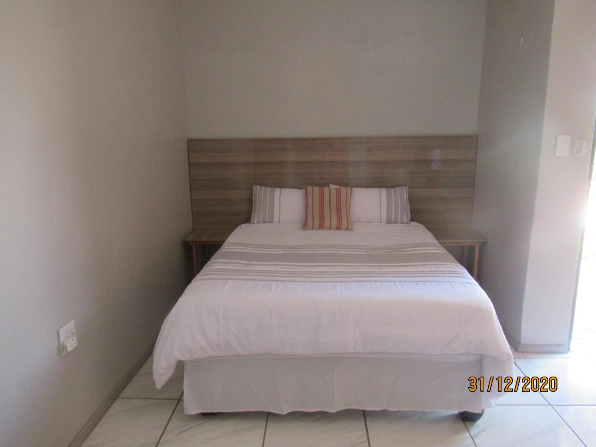 Pab-Love Guest House Kuruman Ngoại thất bức ảnh