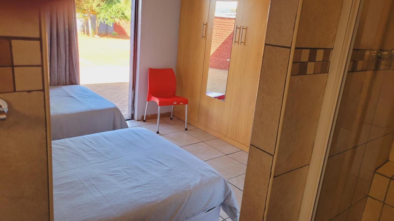 Pab-Love Guest House Kuruman Ngoại thất bức ảnh